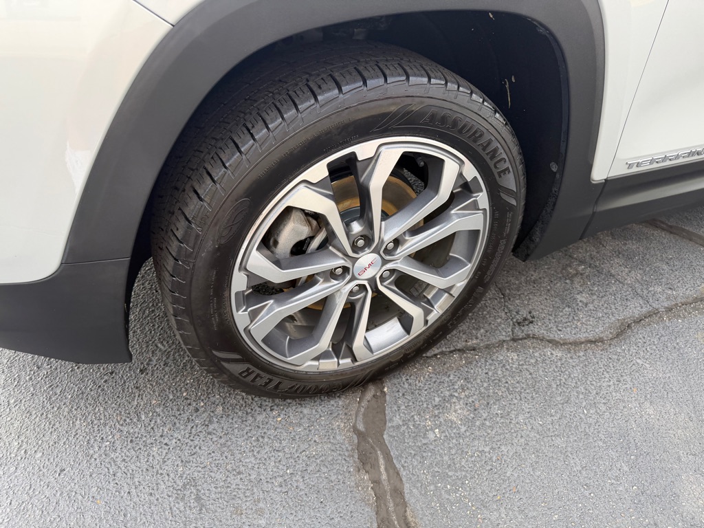 Photo 4 of this GMC TERRAIN