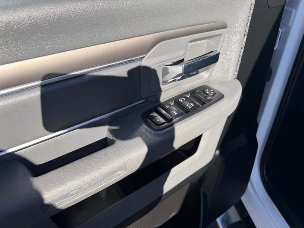 Photo 17 of this RAM 1500