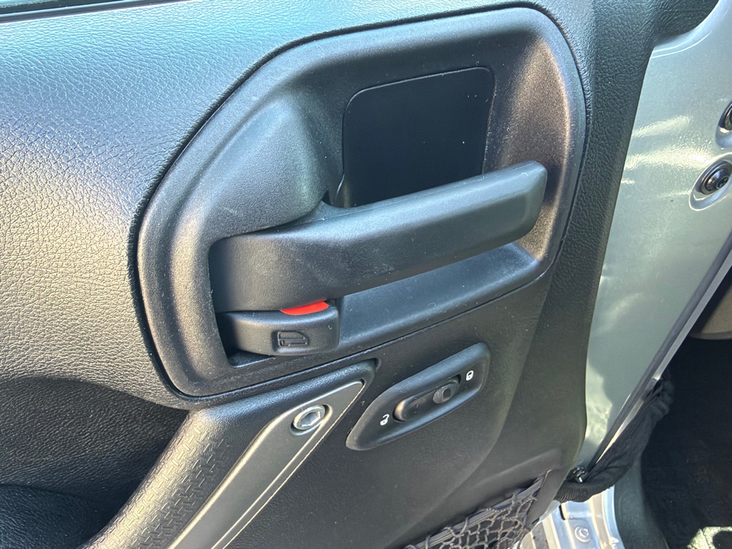 Photo 13 of this JEEP WRANGLER