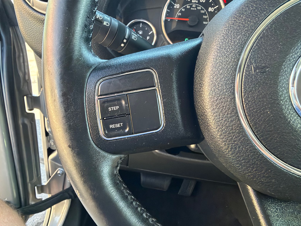 Photo 16 of this JEEP WRANGLER
