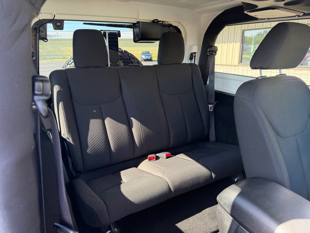 Photo 9 of this JEEP WRANGLER
