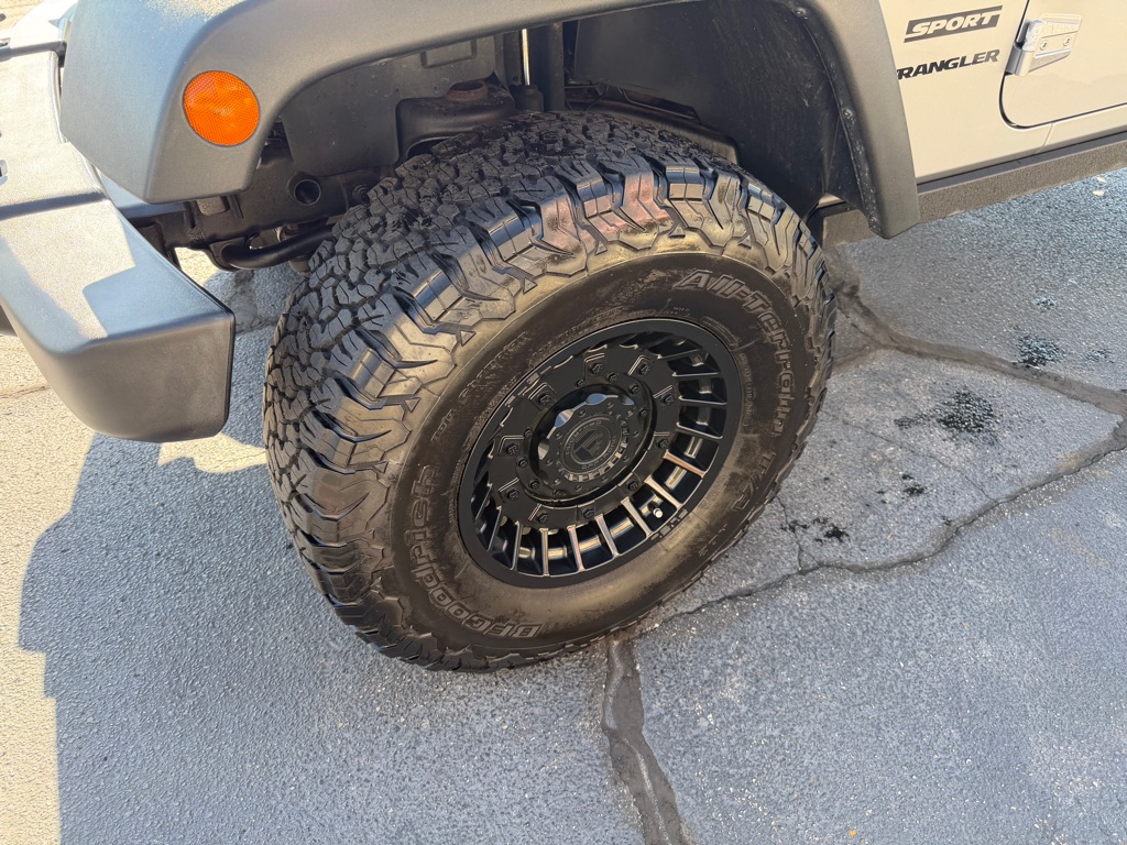 Photo 4 of this JEEP WRANGLER