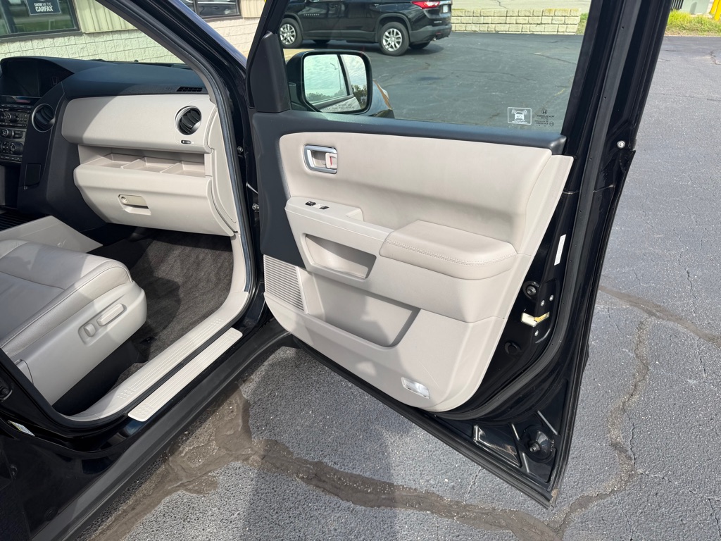 Photo 8 of this HONDA PILOT