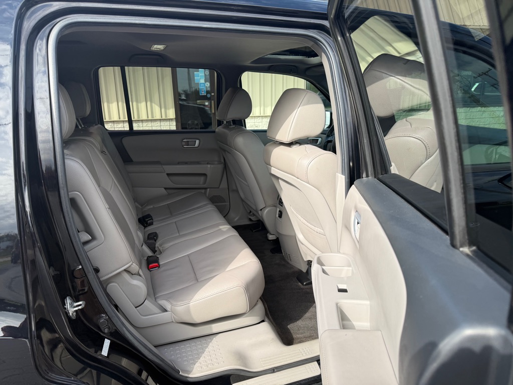 Photo 9 of this HONDA PILOT