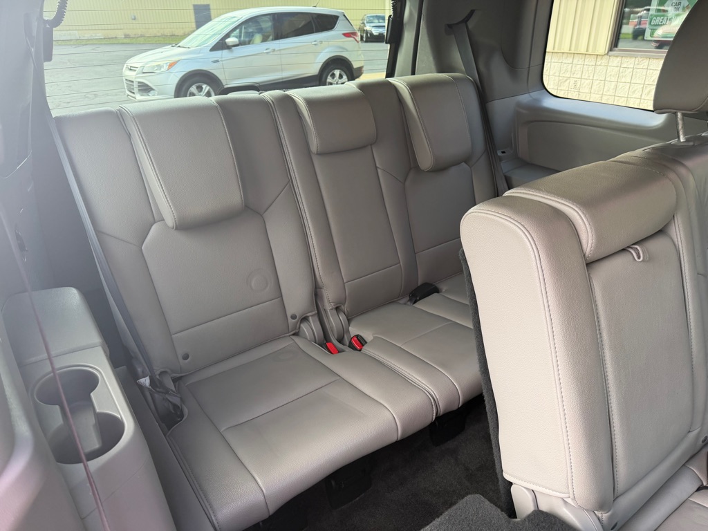 Photo 11 of this HONDA PILOT