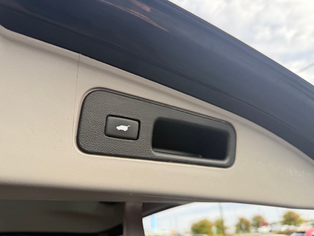 Photo 14 of this HONDA PILOT