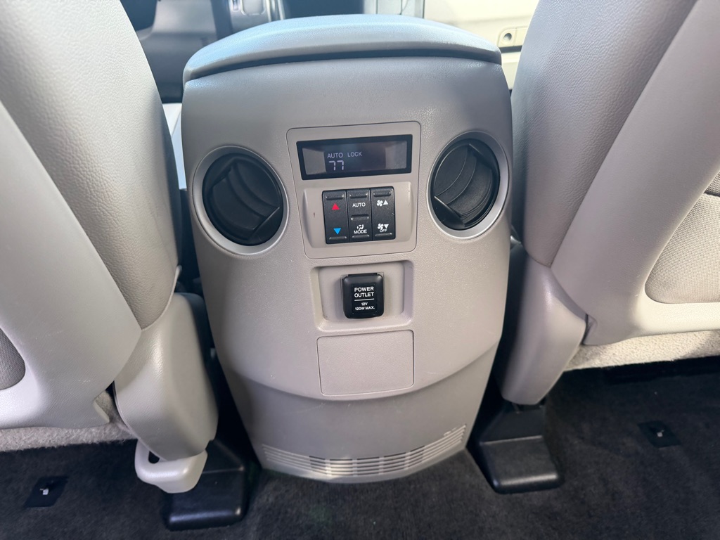 Photo 18 of this HONDA PILOT