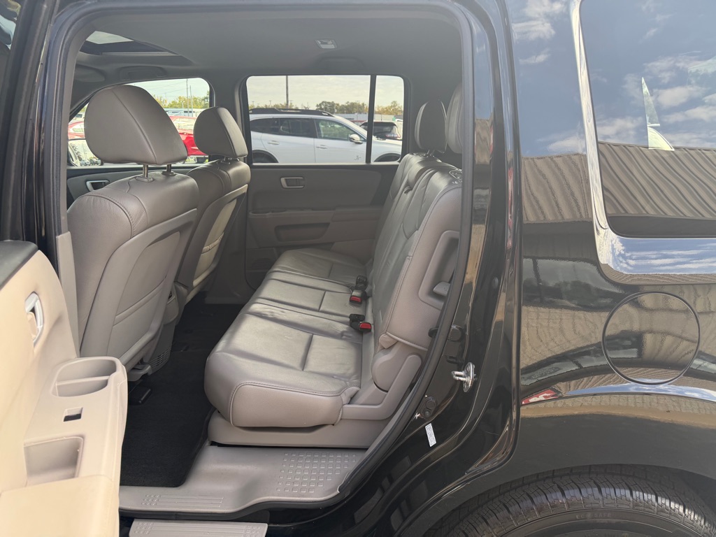 Photo 15 of this HONDA PILOT