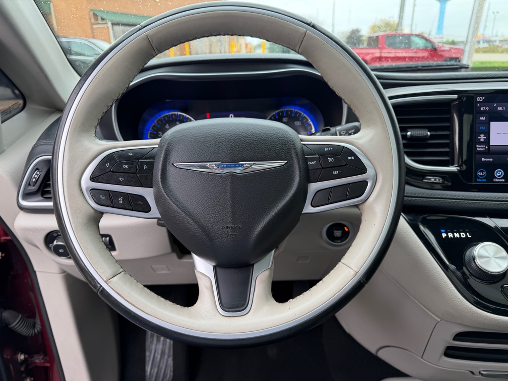 Photo 22 of this CHRYSLER PACIFICA