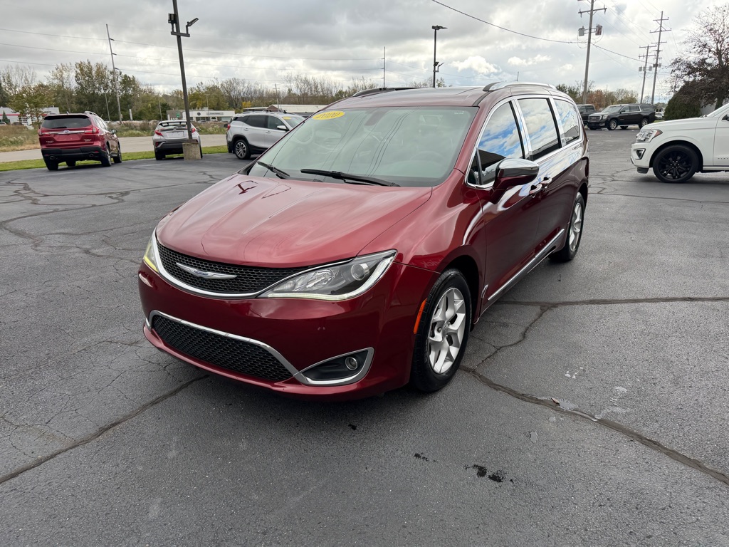 Photo 3 of this CHRYSLER PACIFICA