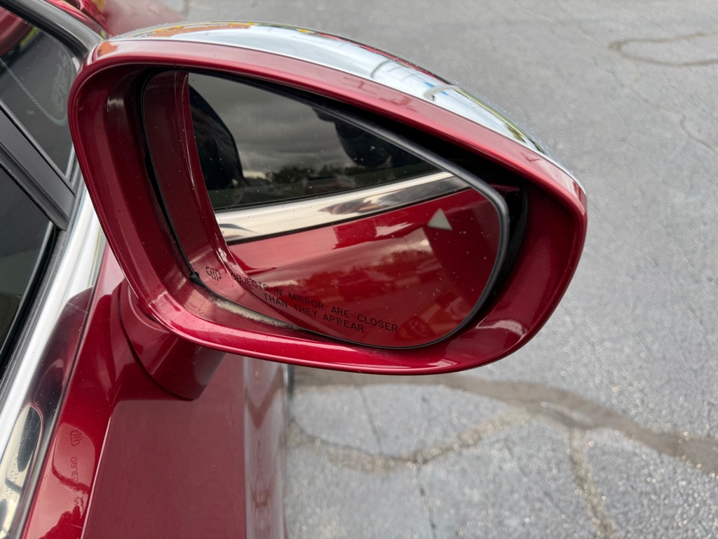 Photo 8 of this CHRYSLER PACIFICA