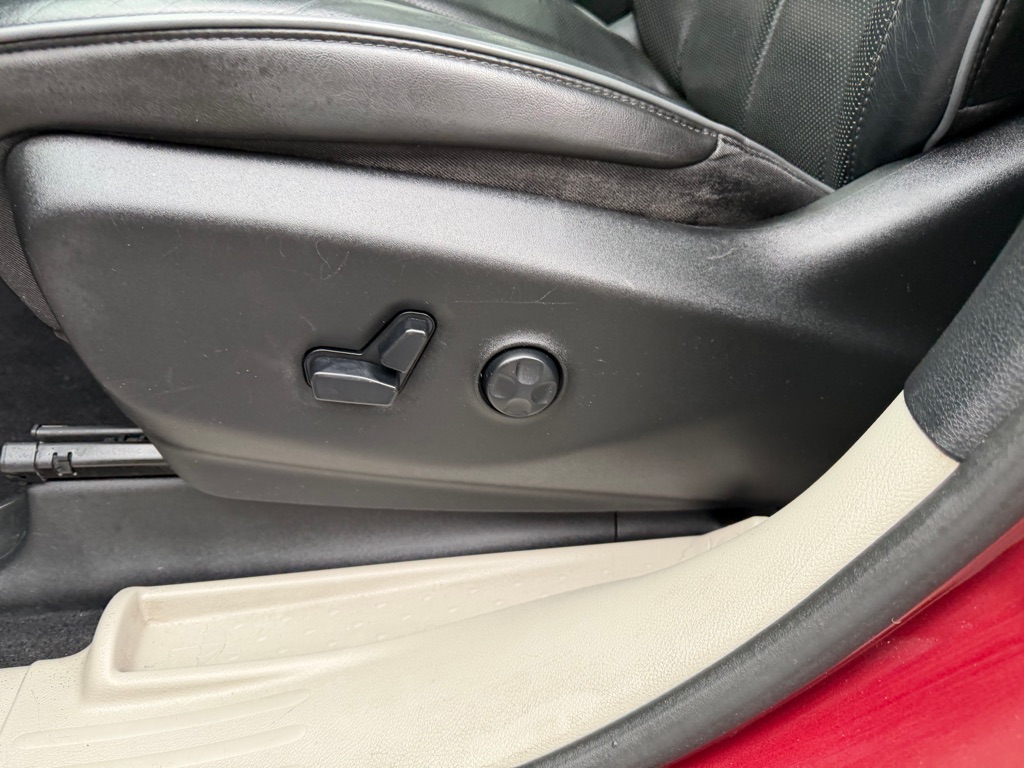 Photo 20 of this CHRYSLER PACIFICA