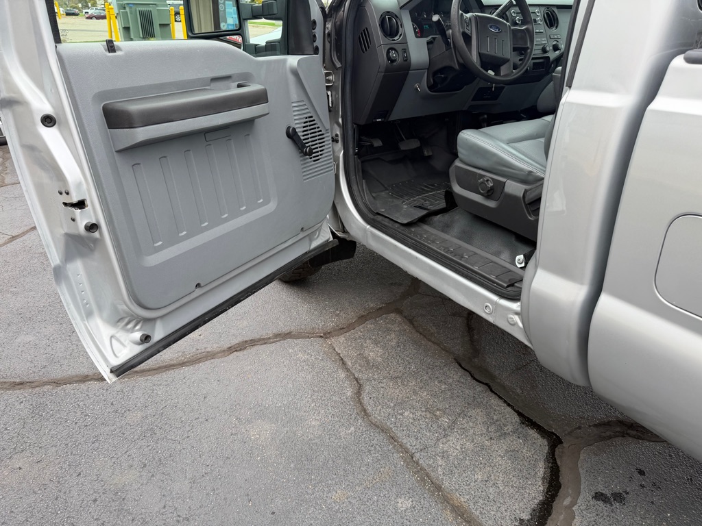 Photo 13 of this FORD F250