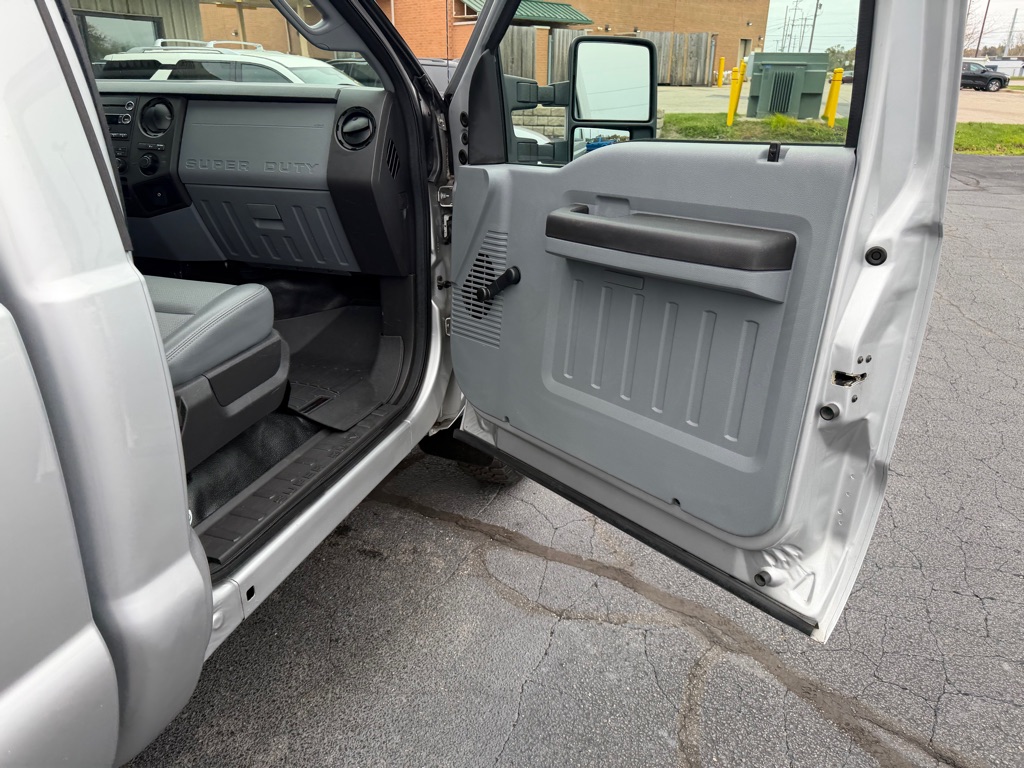 Photo 9 of this FORD F250