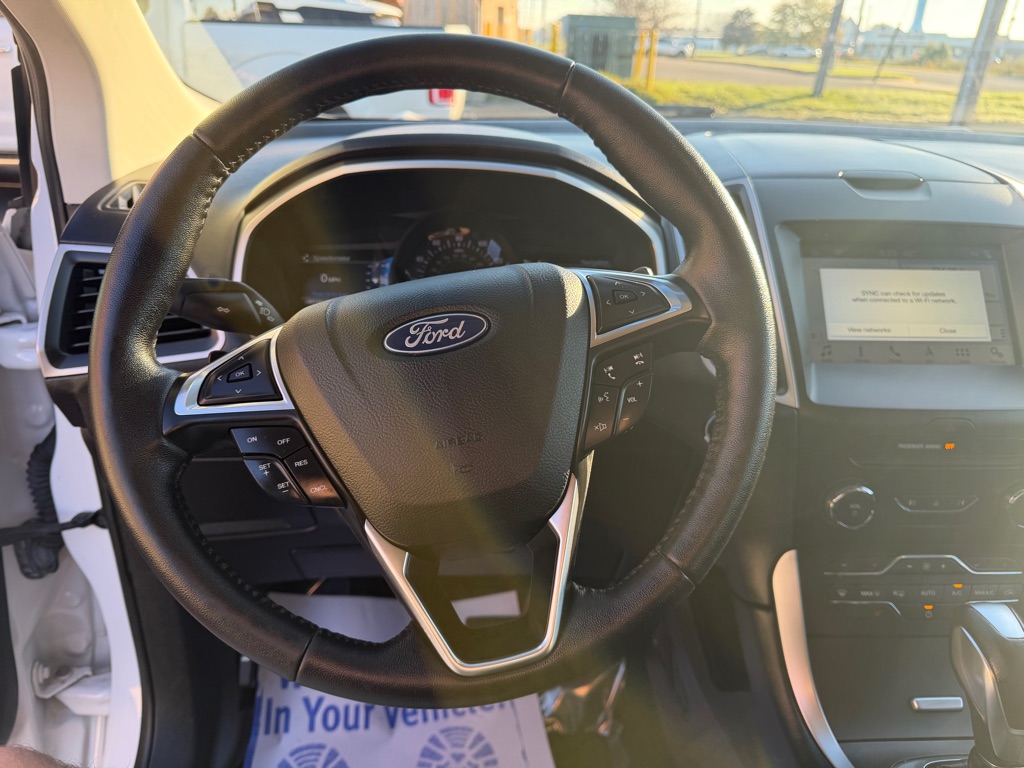 Photo 16 of this FORD EDGE
