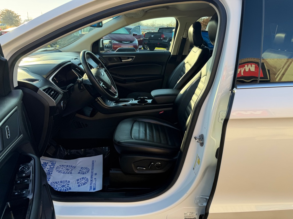 Photo 13 of this FORD EDGE