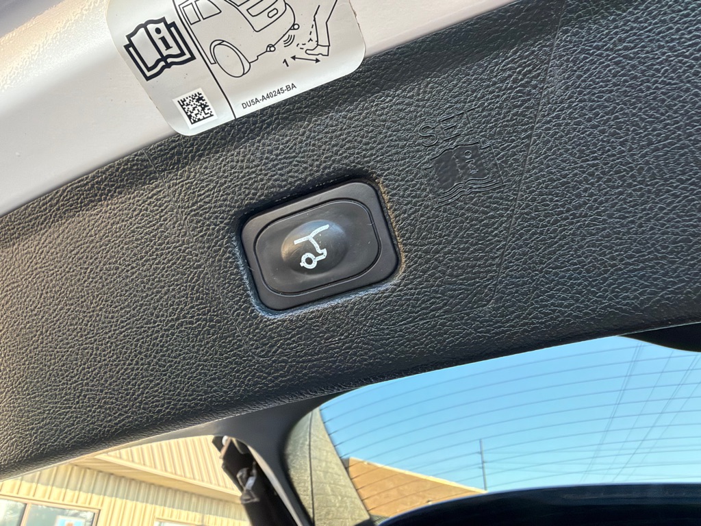 Photo 9 of this FORD EDGE