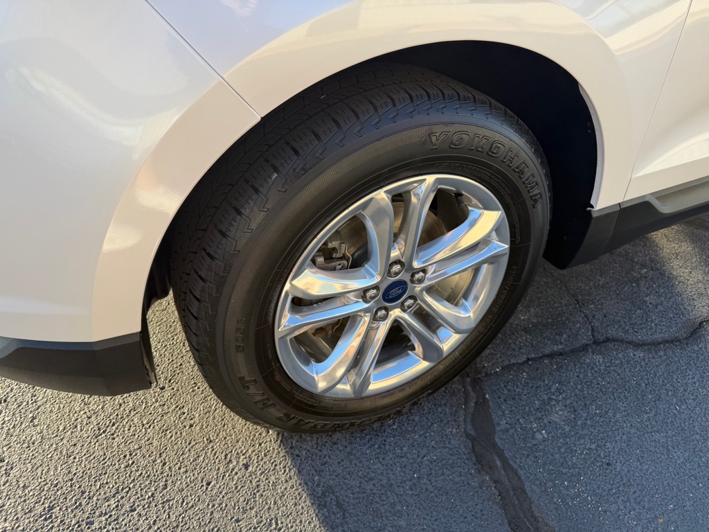 Photo 4 of this FORD EDGE