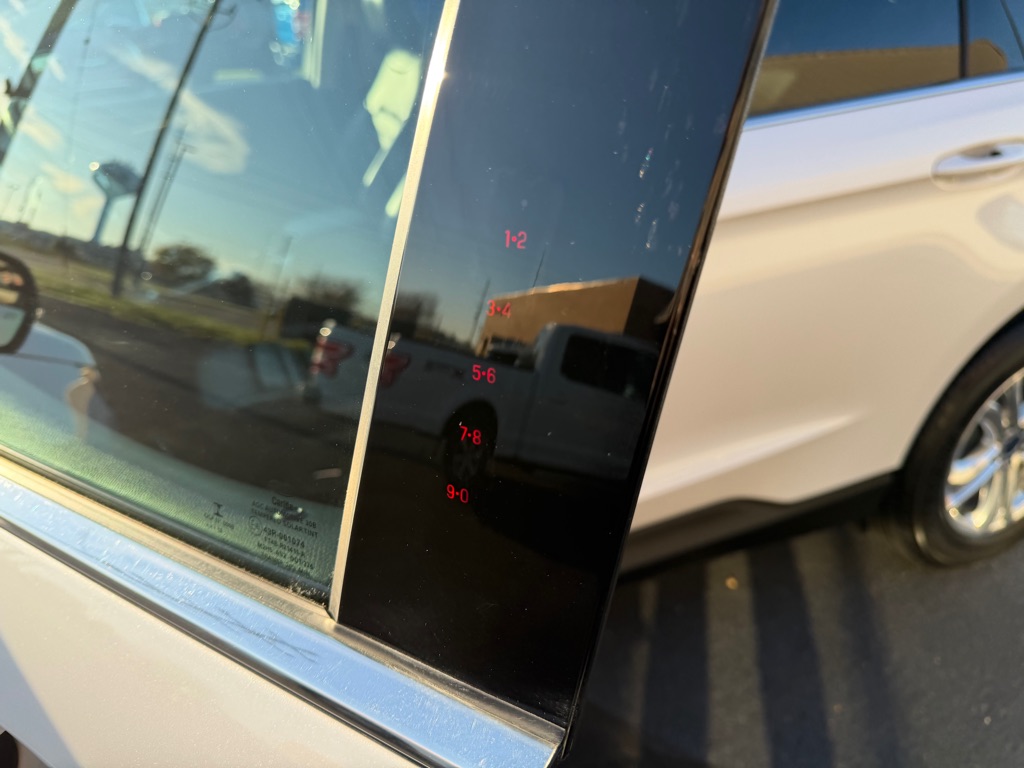 Photo 12 of this FORD EDGE