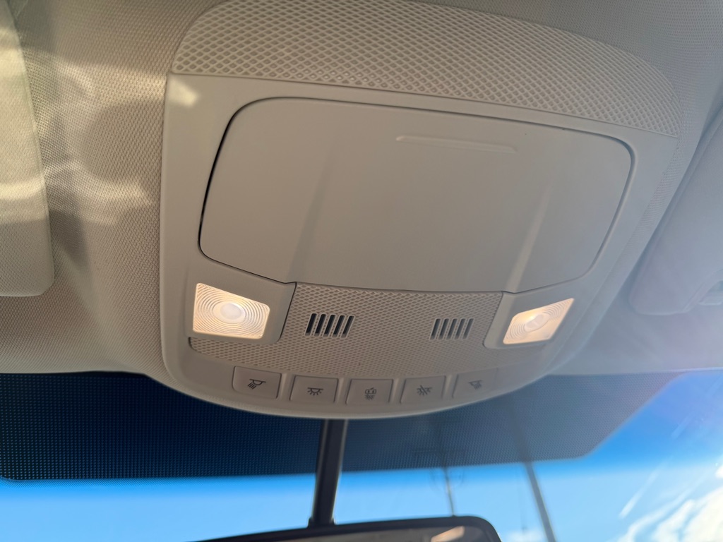 Photo 25 of this FORD EDGE