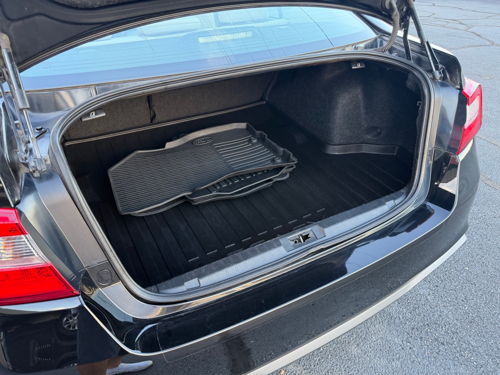 Photo 10 of this SUBARU LEGACY