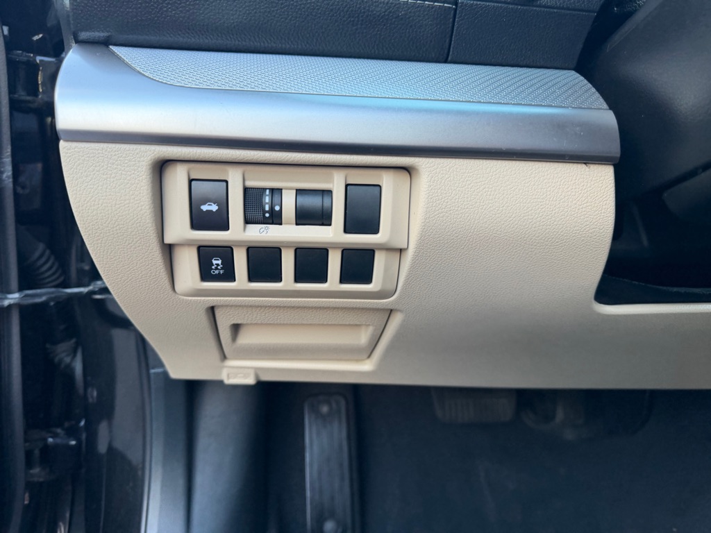 Photo 21 of this SUBARU LEGACY