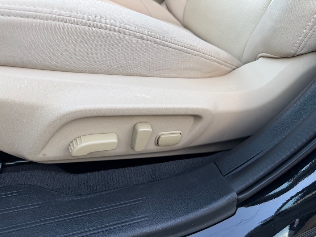 Photo 15 of this SUBARU LEGACY