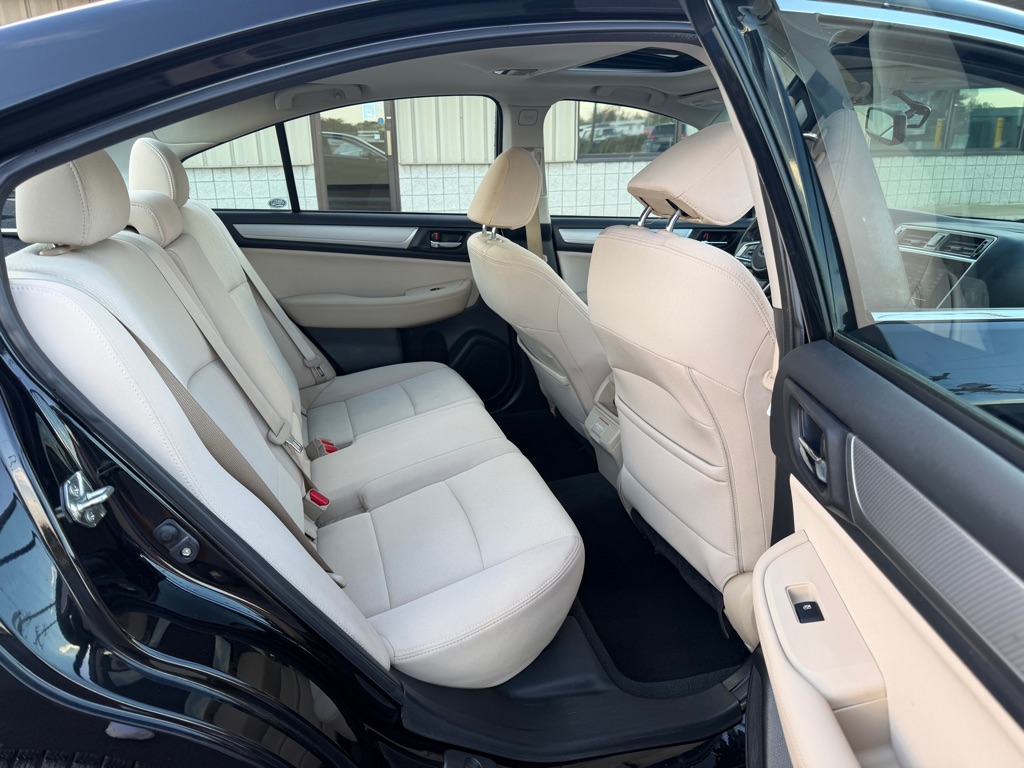 Photo 9 of this SUBARU LEGACY