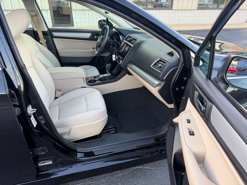 Photo 8 of this SUBARU LEGACY