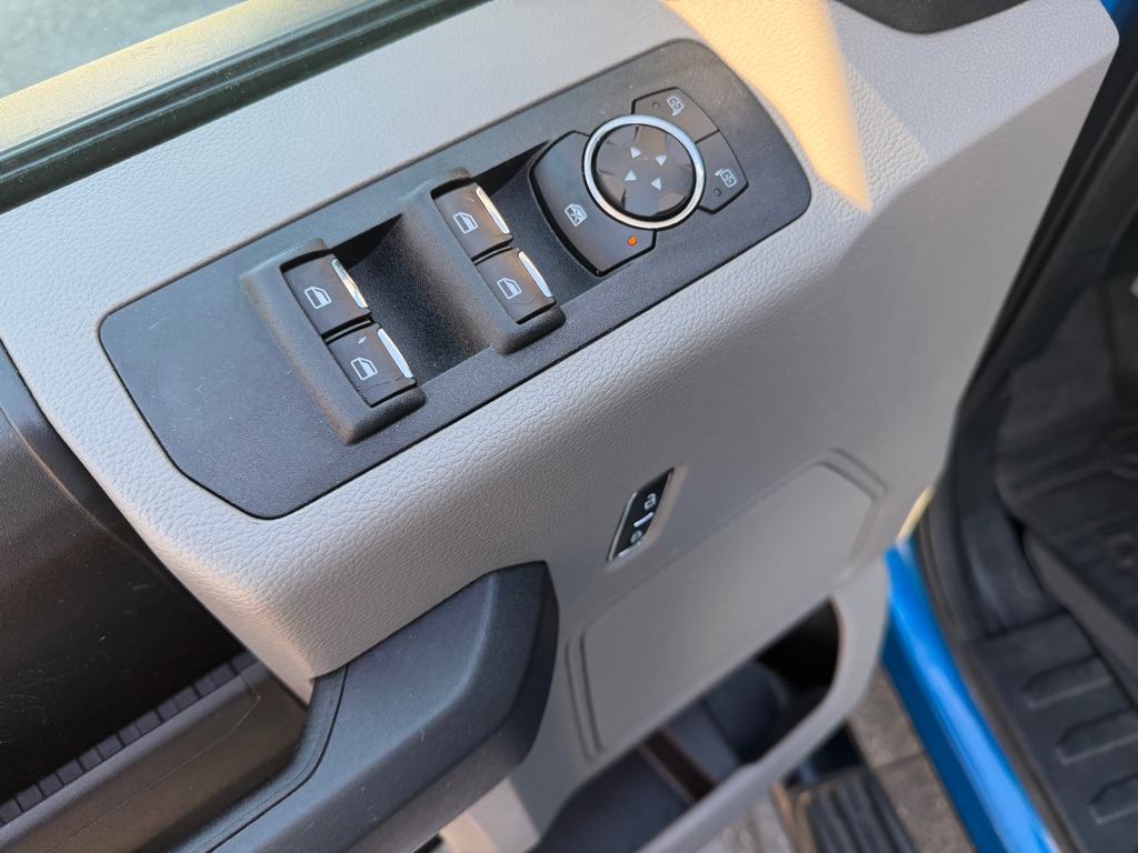Photo 14 of this FORD F150