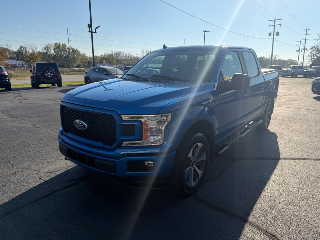 Photo 3 of this FORD F150