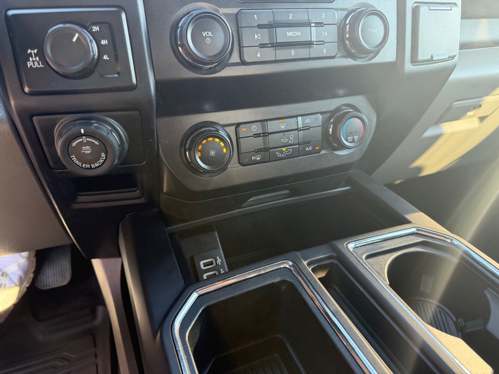 Photo 22 of this FORD F150