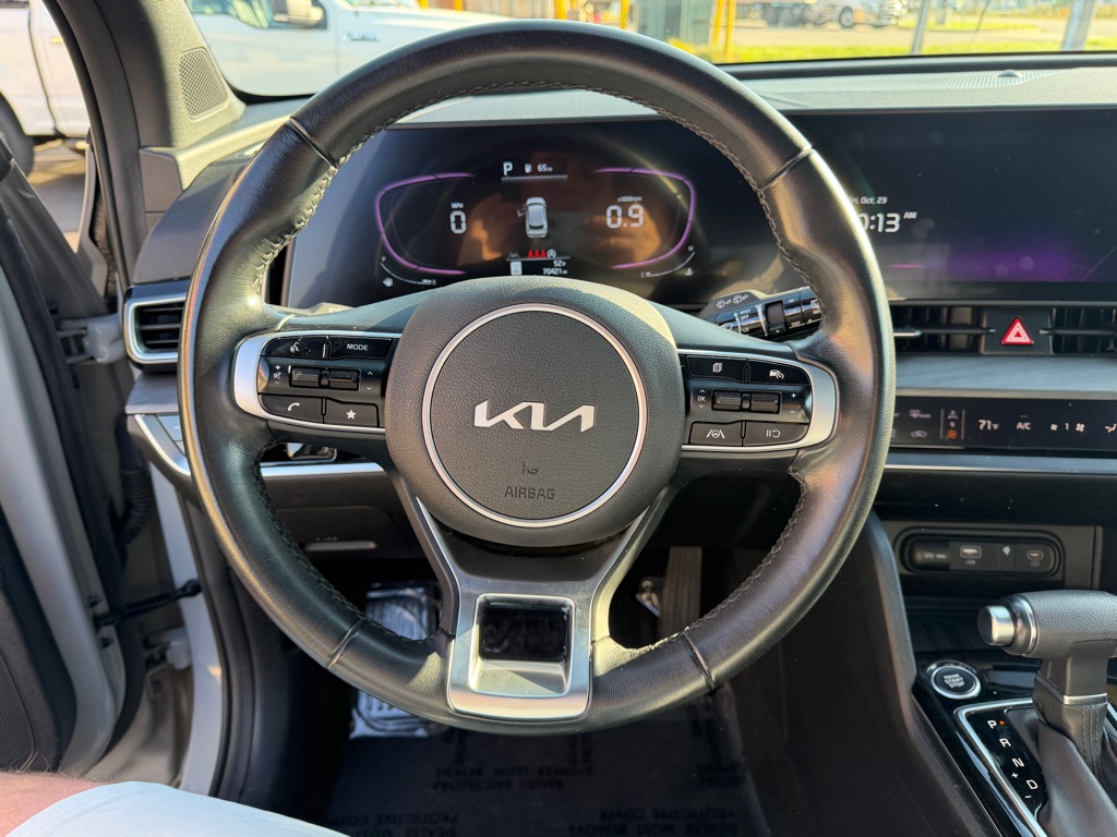 Photo 18 of this KIA SPORTAGE