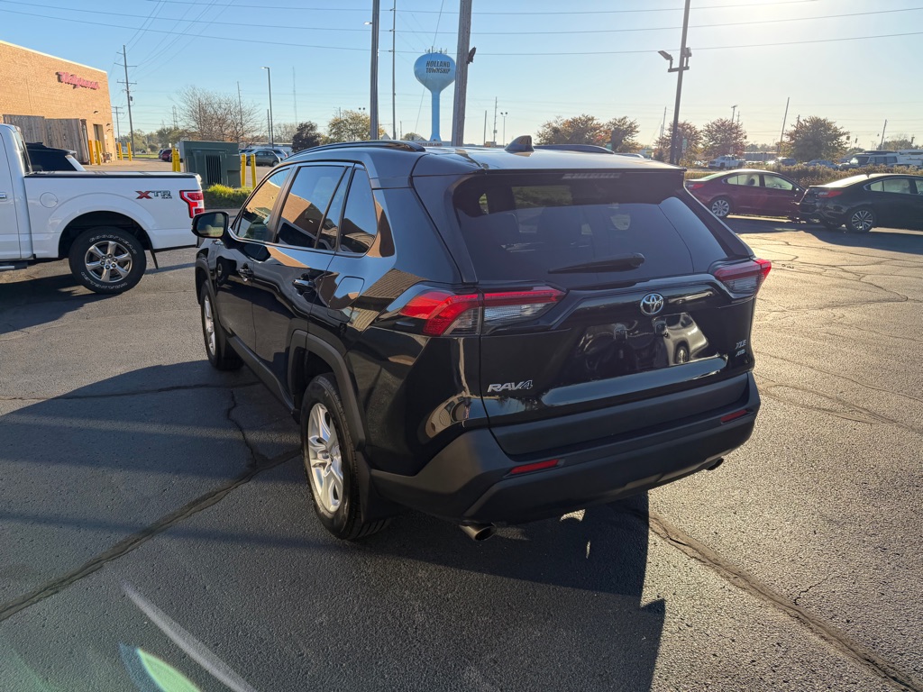 Photo 5 of this TOYOTA RAV4