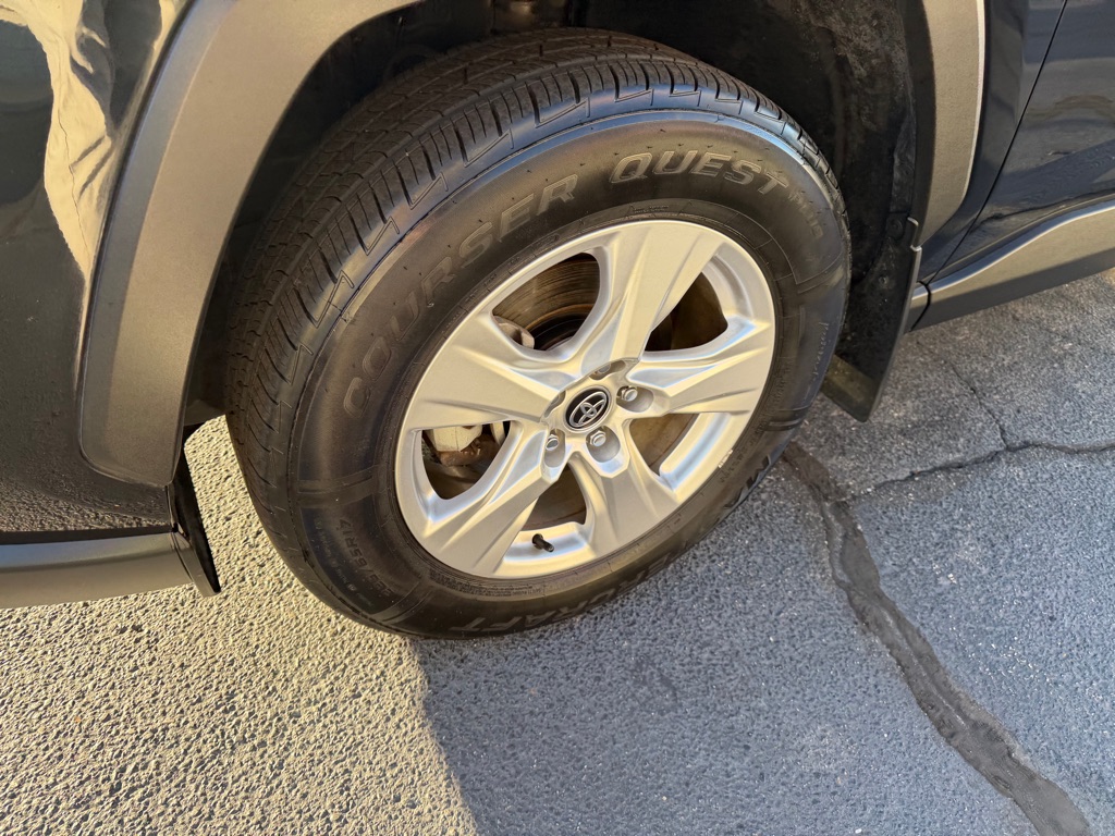 Photo 4 of this TOYOTA RAV4