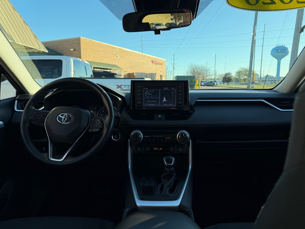 Photo 13 of this TOYOTA RAV4