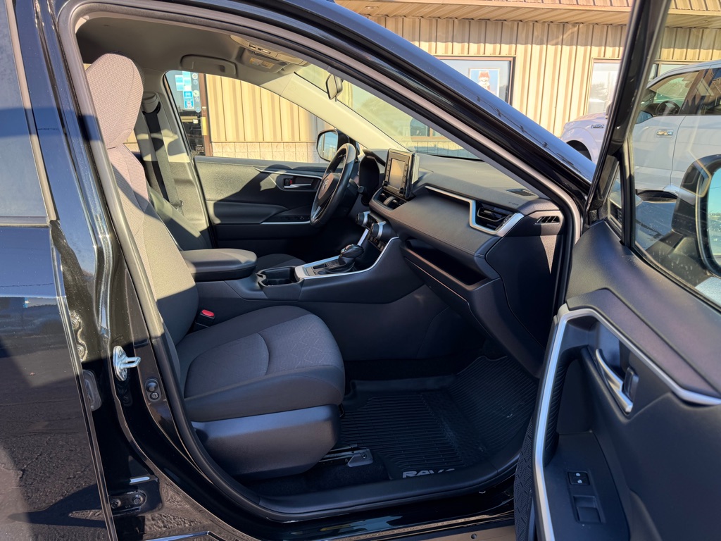 Photo 9 of this TOYOTA RAV4