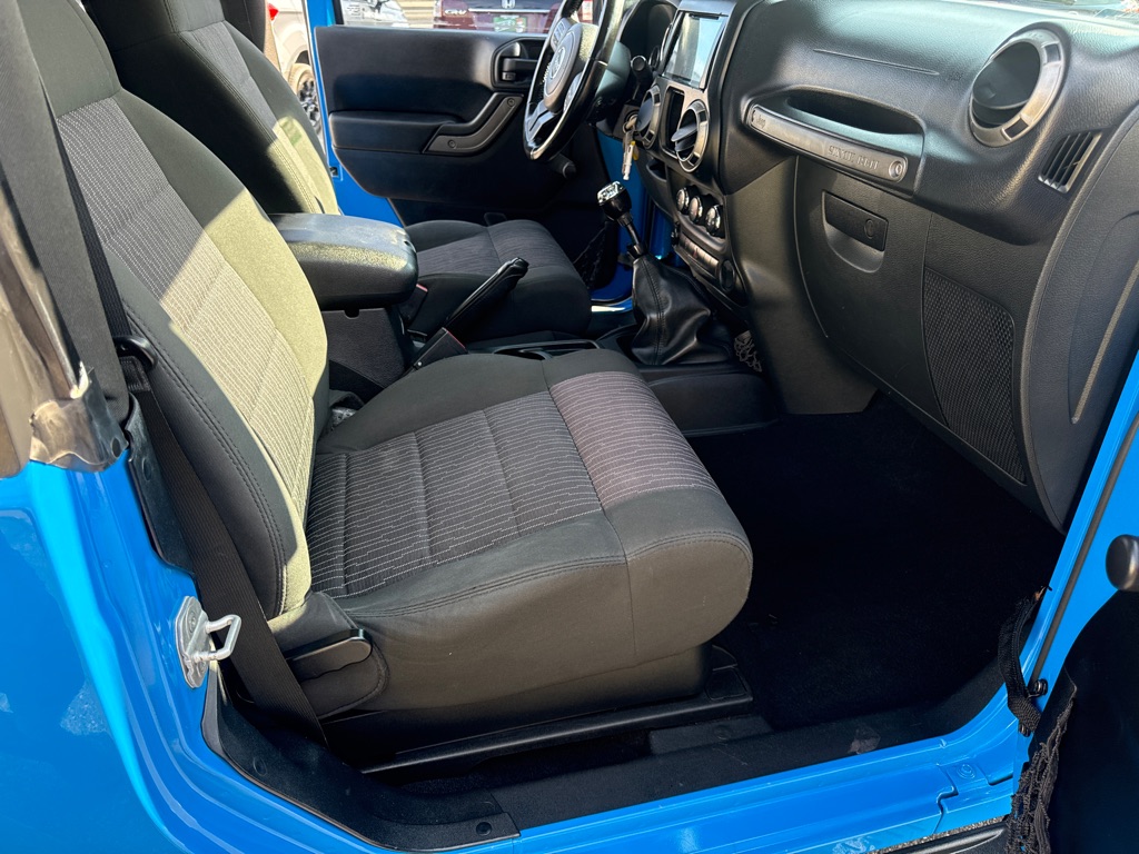 Photo 15 of this JEEP WRANGLER