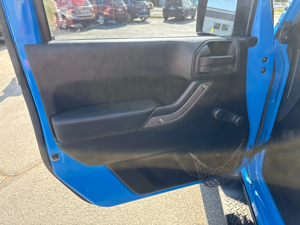 Photo 10 of this JEEP WRANGLER
