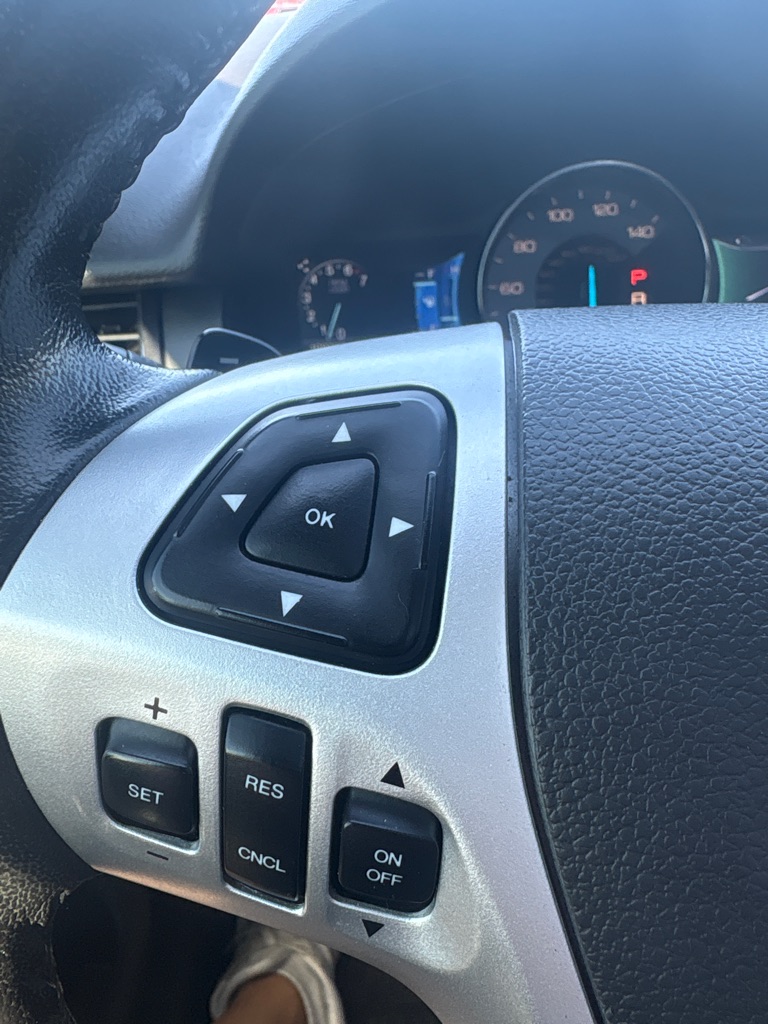 Photo 20 of this FORD EDGE