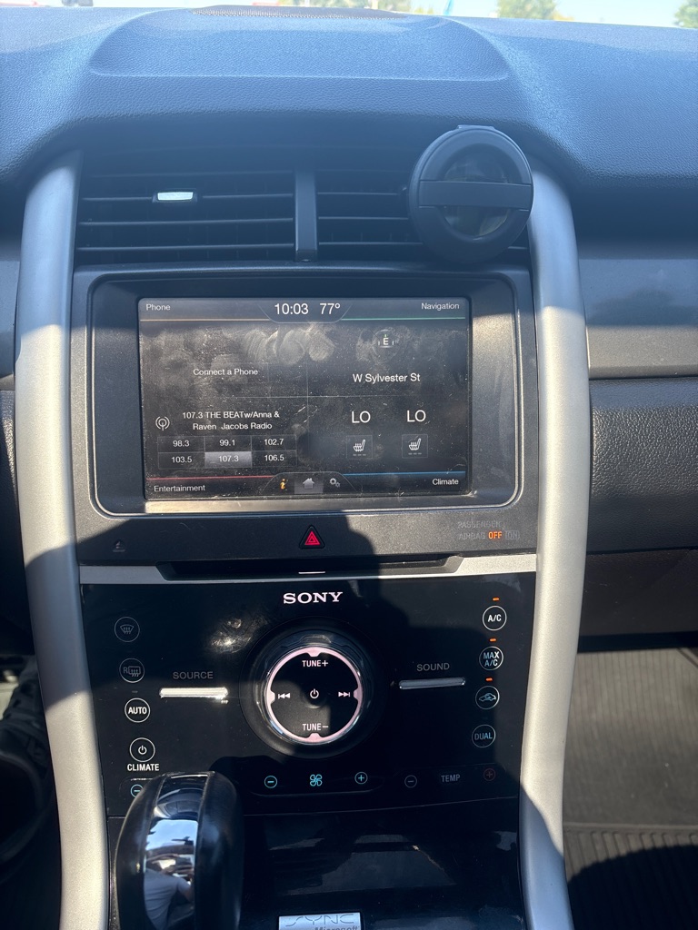 Photo 19 of this FORD EDGE