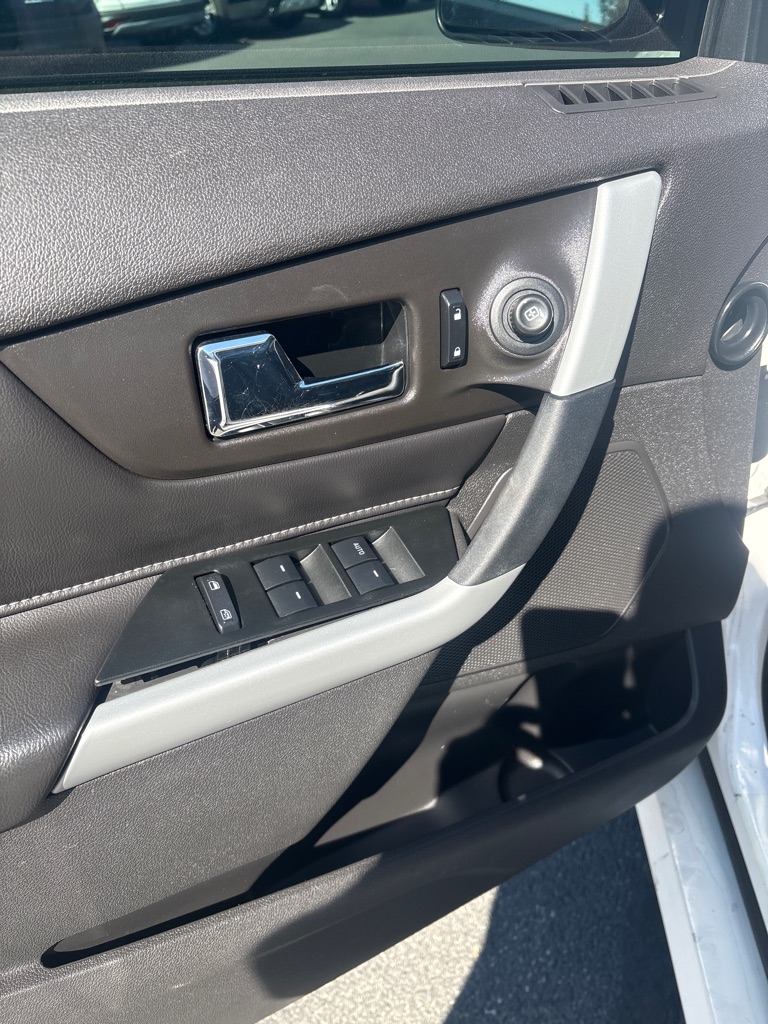 Photo 15 of this FORD EDGE