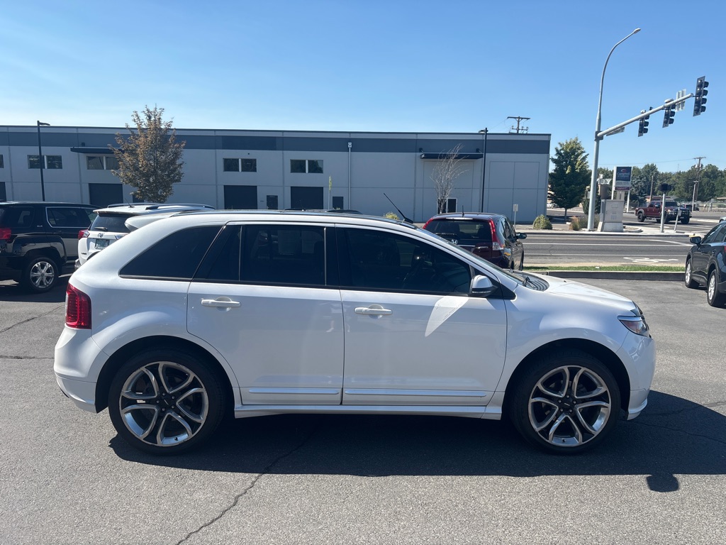 Photo 6 of this FORD EDGE