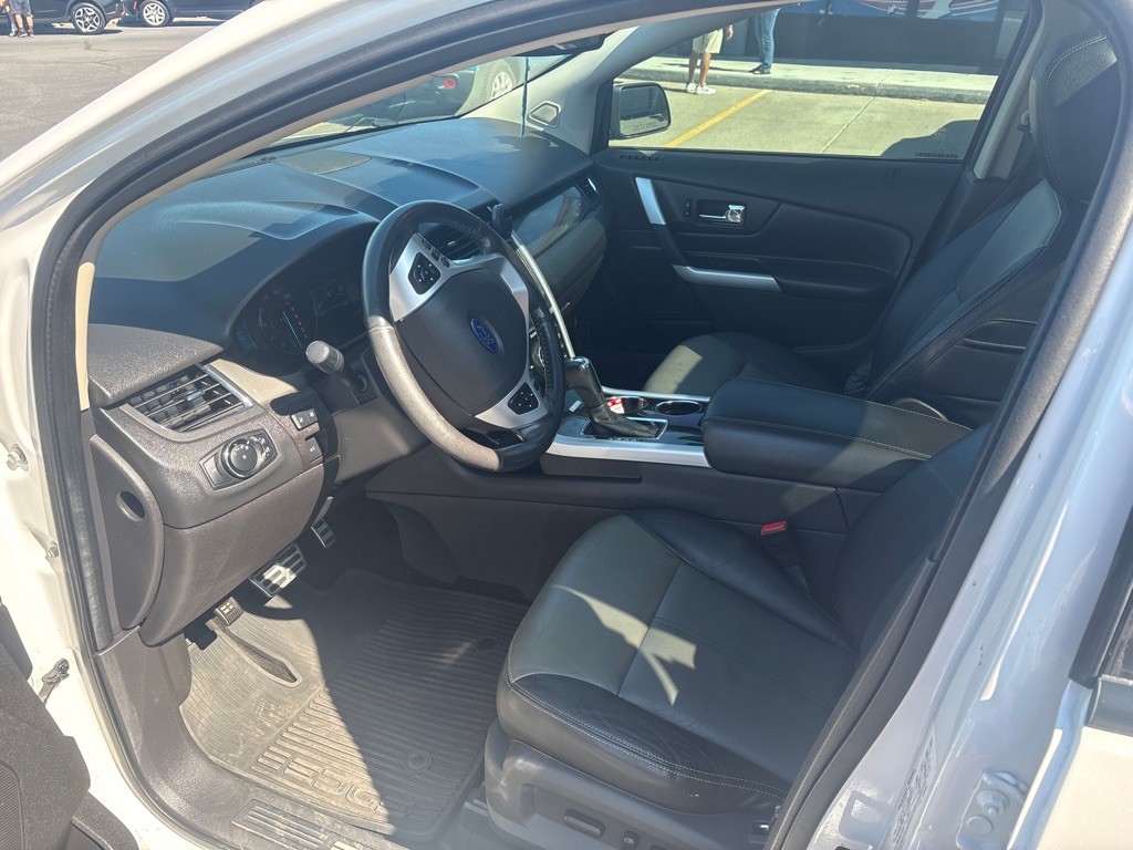 Photo 12 of this FORD EDGE
