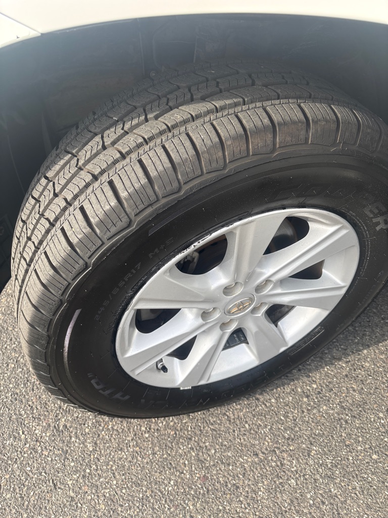 Photo 9 of this TOYOTA HIGHLANDER