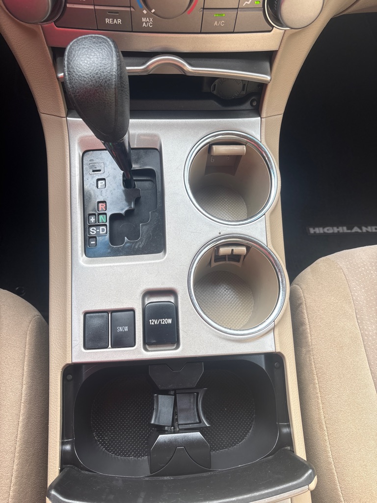 Photo 19 of this TOYOTA HIGHLANDER