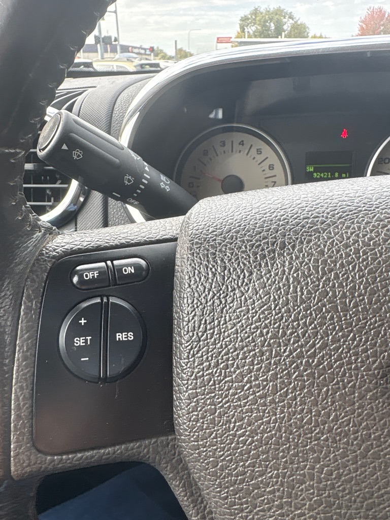 Photo 18 of this FORD EXPLORER SPORT