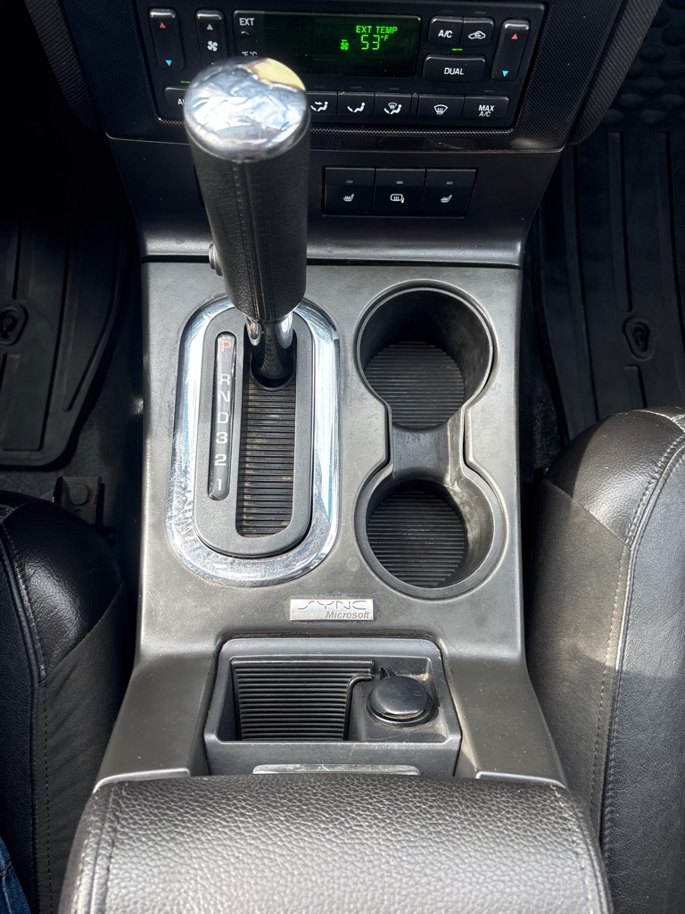 Photo 20 of this FORD EXPLORER SPORT