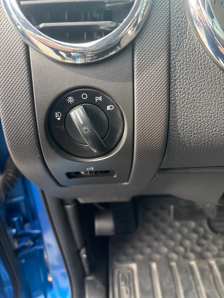 Photo 16 of this FORD EXPLORER SPORT