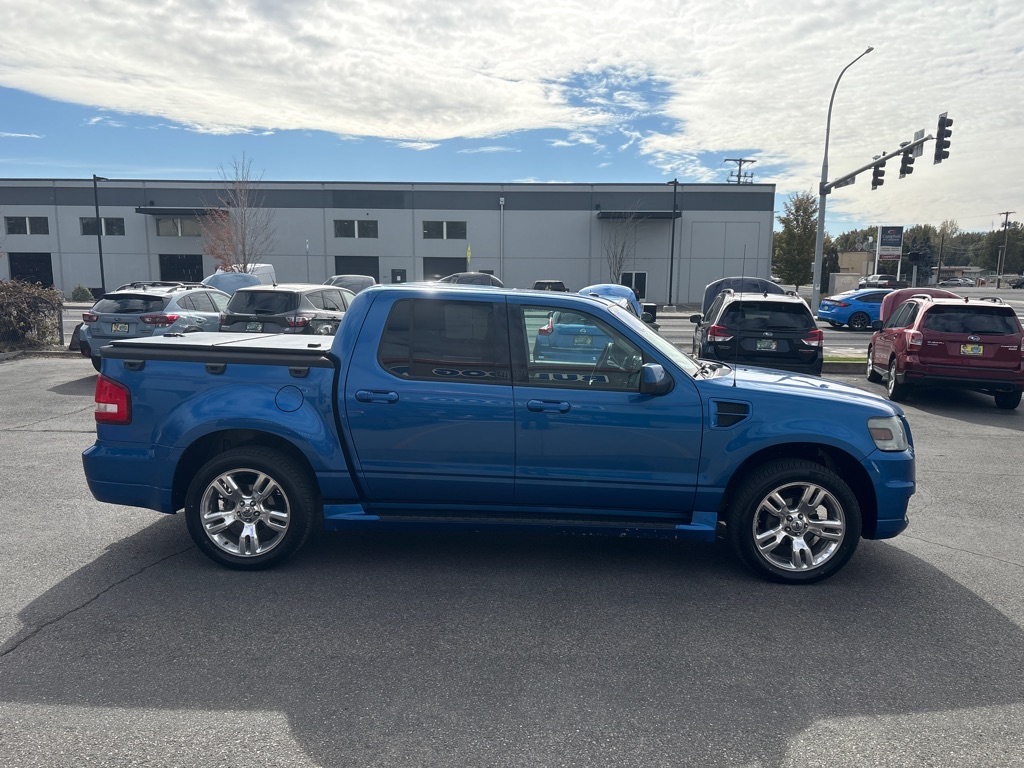 Photo 6 of this FORD EXPLORER SPORT